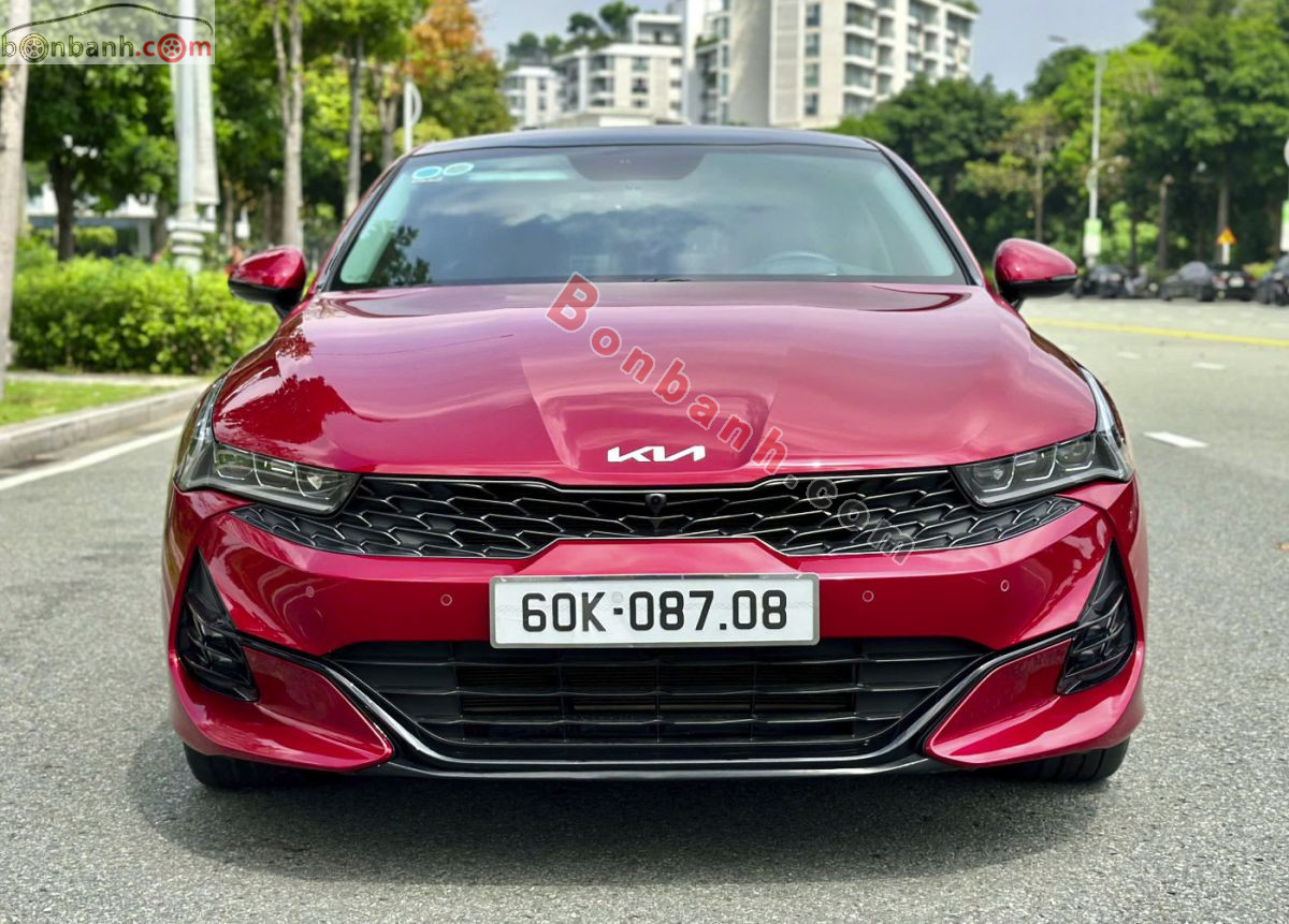 Kia K5 Premium 2.0 AT 2022