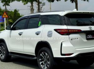 Xe Toyota Fortuner Legender 2.4L 4x2 AT 2022