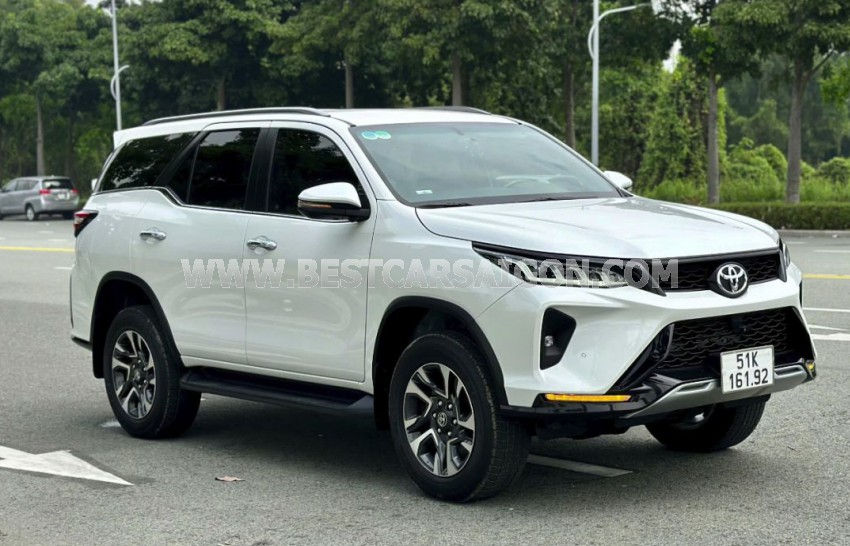 Toyota Fortuner Legender 2.4L 4x2 AT