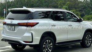 Xe Toyota Fortuner Legender 2.4L 4x2 AT 2022