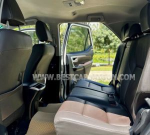 Xe Toyota Fortuner 2.4G 4x2 AT 2019