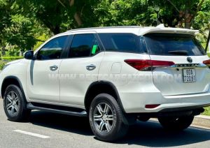 Xe Toyota Fortuner 2.4G 4x2 AT 2019
