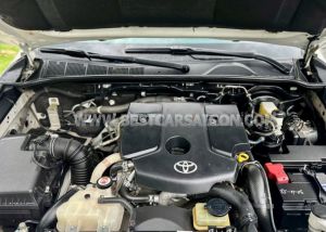 Xe Toyota Fortuner 2.4G 4x2 AT 2019