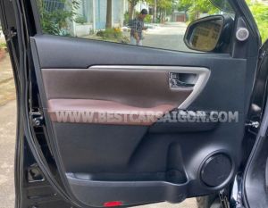 Xe Toyota Fortuner 2.7V 4x2 AT 2019