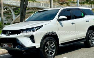 Xe Toyota Fortuner Legender 2.4L 4x2 AT 2025