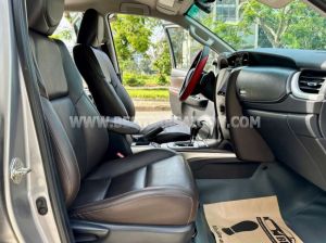 Xe Toyota Fortuner 2.7V 4x2 AT 2017