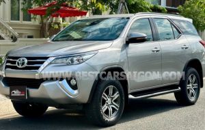 Xe Toyota Fortuner 2.7V 4x2 AT 2017