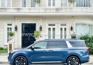 Xe Kia Carnival Signature 2.2D 2024