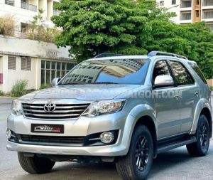 Xe Toyota Fortuner 2.7V 4X2 AT 2016