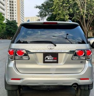 Xe Toyota Fortuner 2.7V 4X2 AT 2016