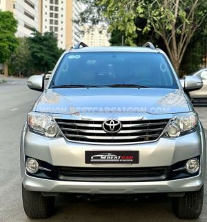 Xe Toyota Fortuner 2.7V 4X2 AT 2016