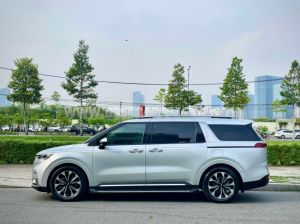 Xe Kia Carnival Signature 2.2D 2022