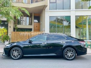 Xe Toyota Camry 2.0Q 2022
