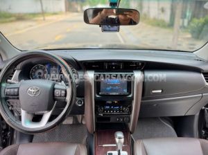 Xe Toyota Fortuner 2.7V 4x2 AT 2017