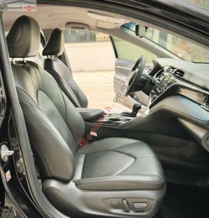 Xe Toyota Camry 2.0G 2020