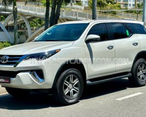 Xe Toyota Fortuner 2.7V 4x2 AT 2017