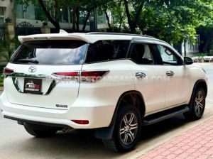 Xe Toyota Fortuner 2.7V 4x2 AT 2017