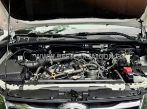Xe Toyota Fortuner 2.7V 4x2 AT 2017