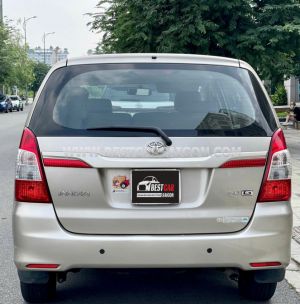 Xe Toyota Innova 2.0G 2015