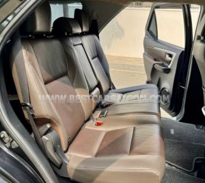 Xe Toyota Fortuner 2.4G 4x2 AT 2019