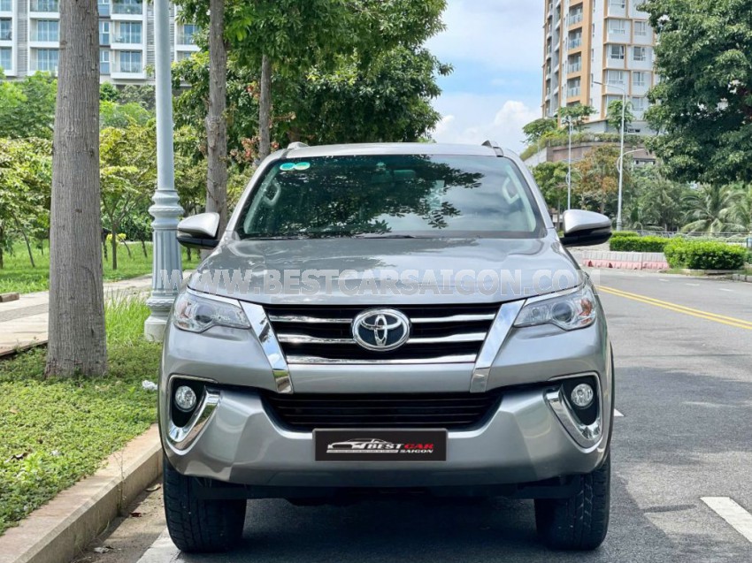 Xe Toyota Fortuner 2.4G 4x2 AT 2018