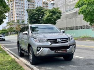Xe Toyota Fortuner 2.4G 4x2 AT 2018