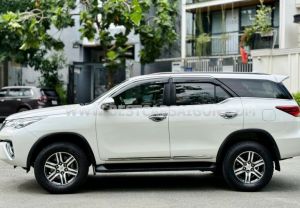 Xe Toyota Fortuner 2.7V 4x2 AT 2020