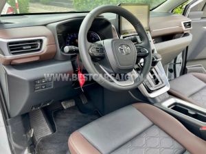 Xe Toyota Innova Cross HEV 2.0 CVT 2025